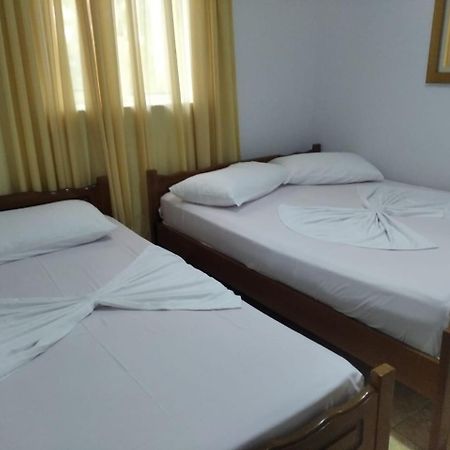 Hako Apartments Sarandë Buitenkant foto