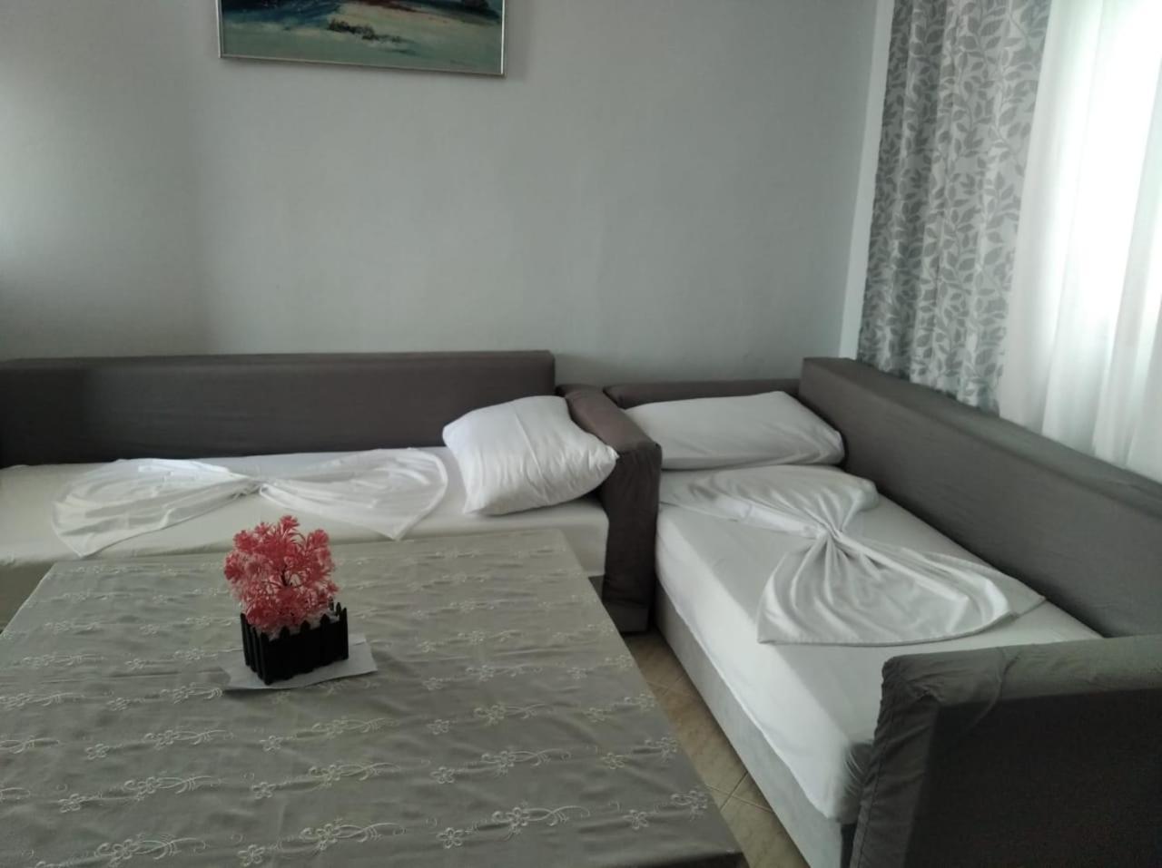 Hako Apartments Sarandë Buitenkant foto